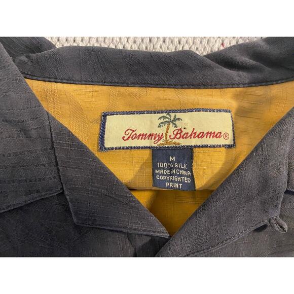 Tommy Bahama Shirt Adult Medium Black Koi Fish Big Print Hawaiian 100% Silk - Picture 3 of 10